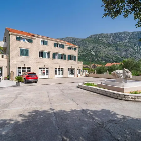 Gorgeous In Appartement