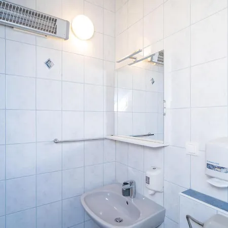Apartamento Amazing In With Kitchen